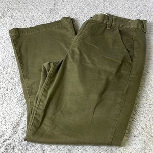 ⭐️Frame Denim Los Angeles Le Crop Mini Boot Oliv chino pants size 27